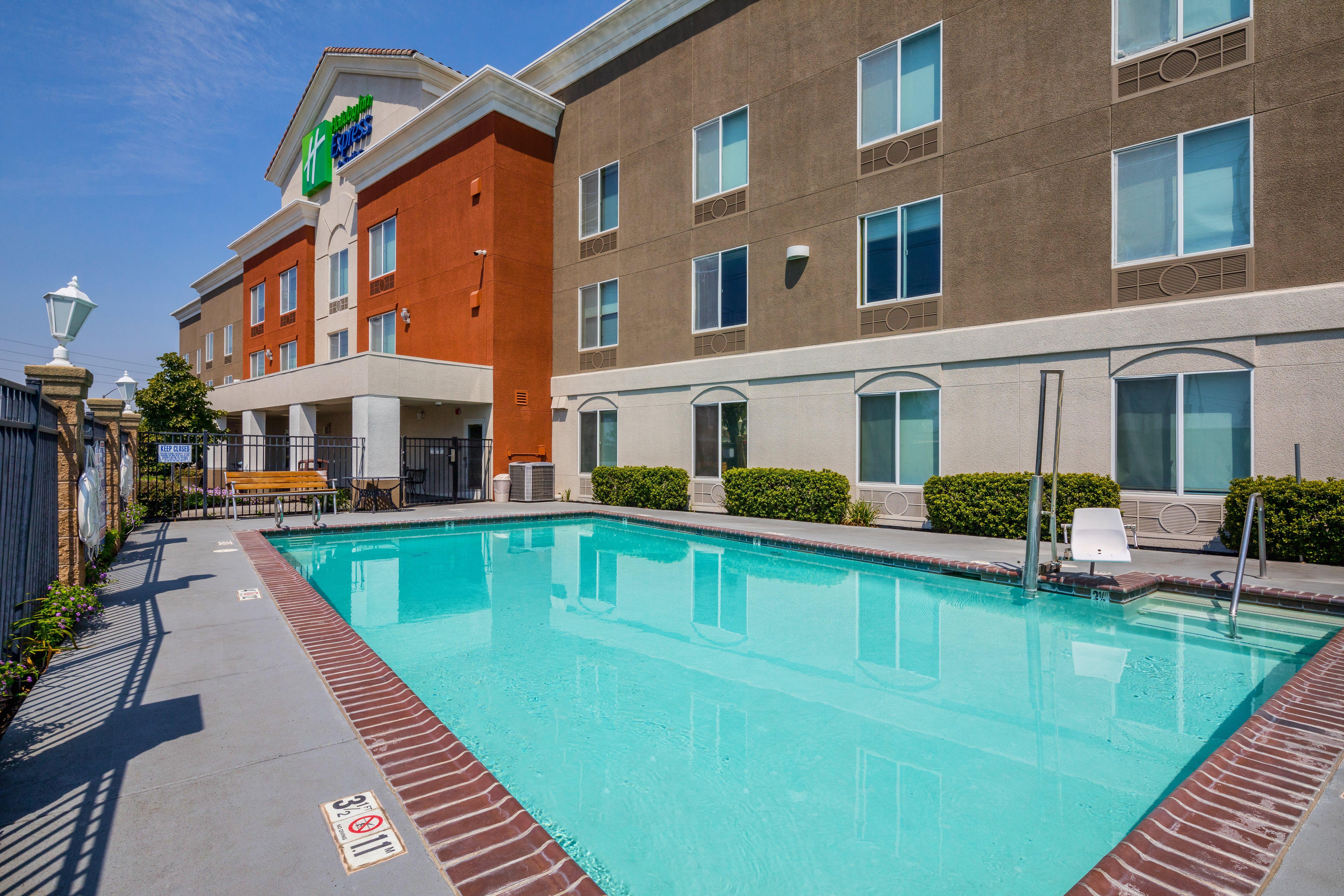 Holiday Inn Express Hotel & Suites Modesto-Salida By Ihg Buitenkant foto